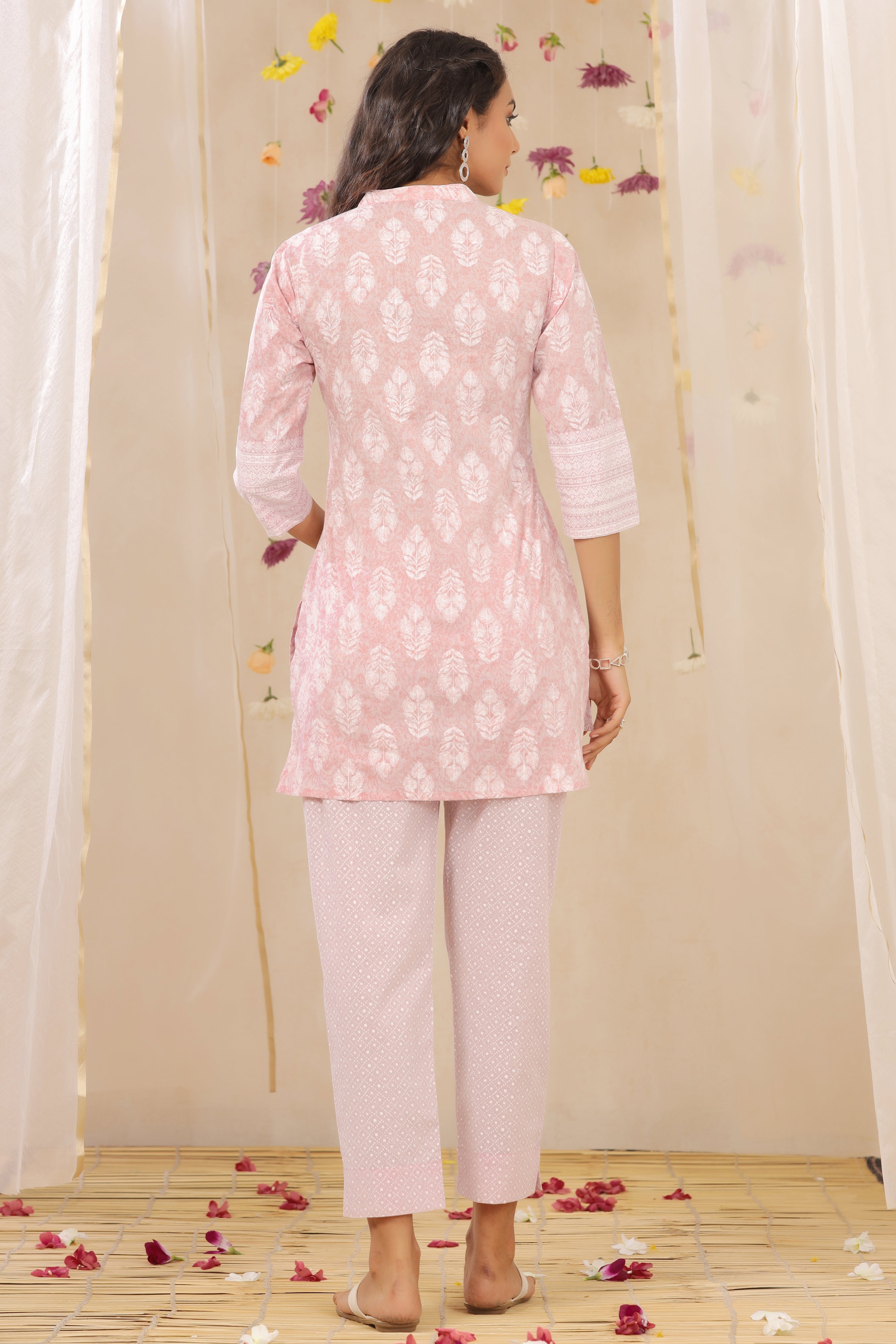 Lavender Cambric Printed High-Low Kurta Pant Set | DesiQlo