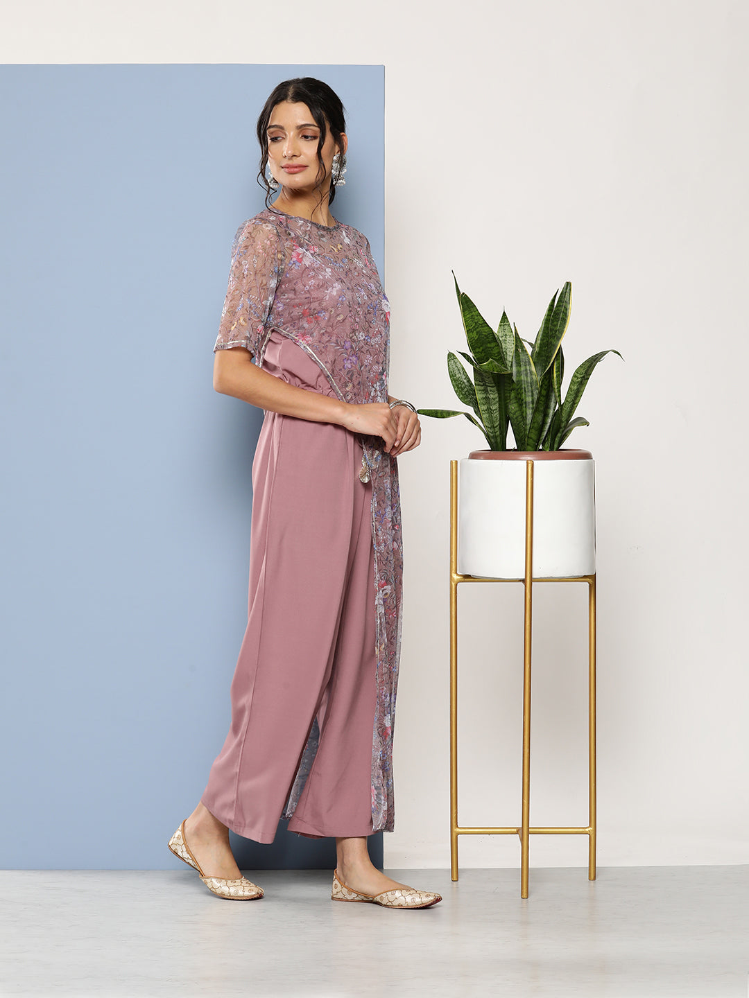 Mauve Floral Jumpsuit: Trendy Women's One-Piece Outfit