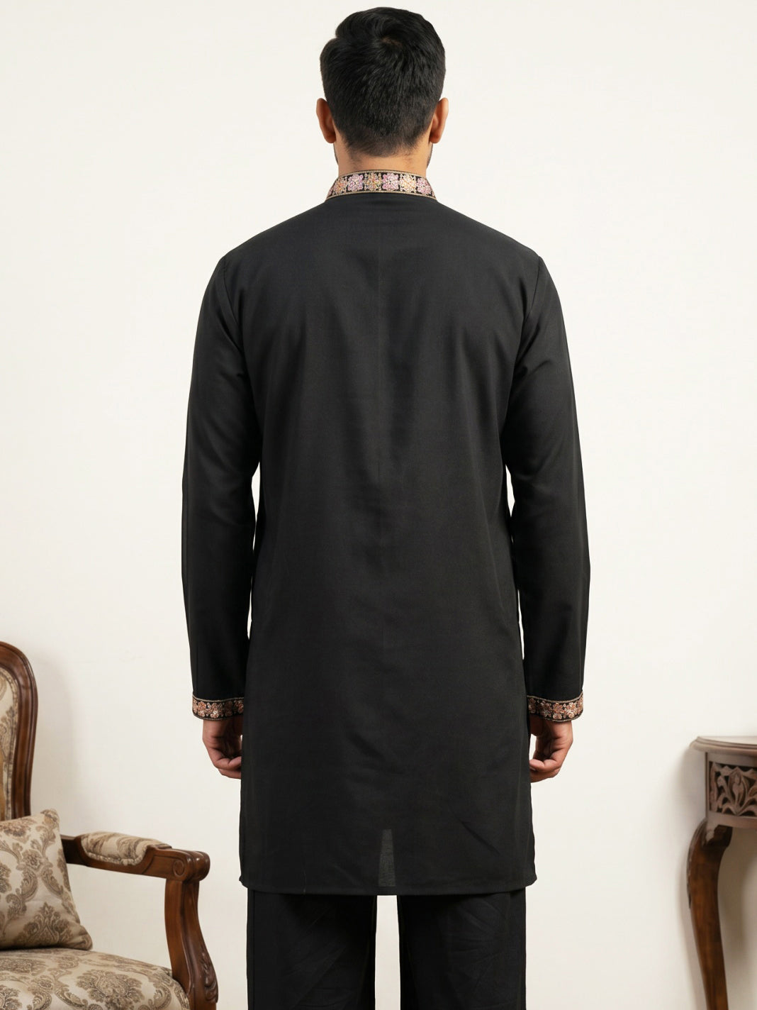 DesiQlo Men Embroidered Kurta Only - Black