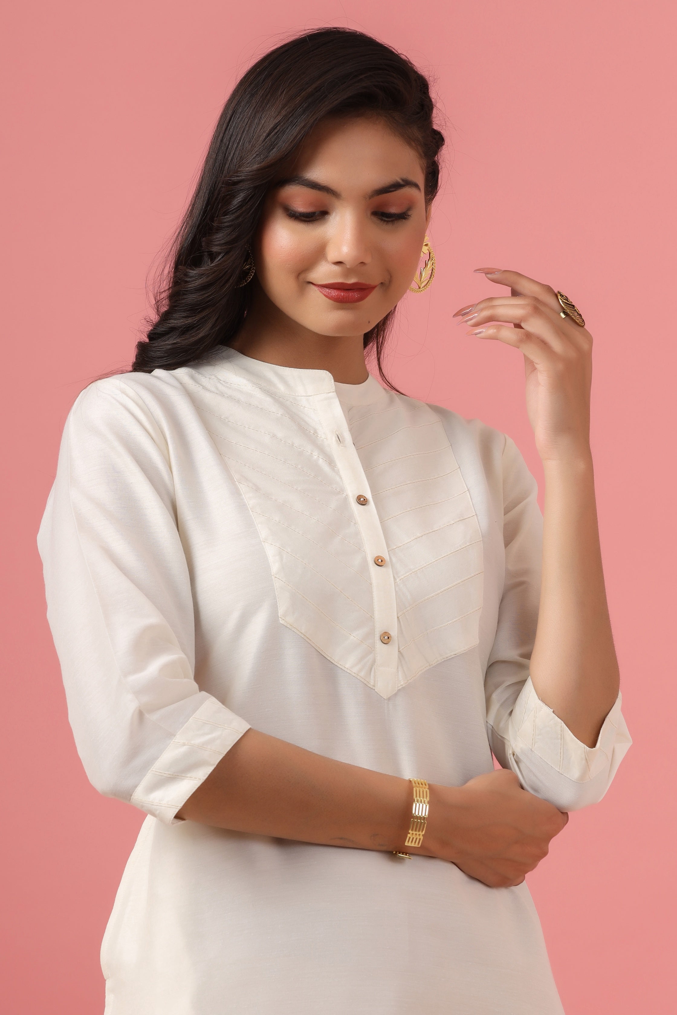 Women`s Beige Tussar Silk Solid Straight Kurta | DesiQlo