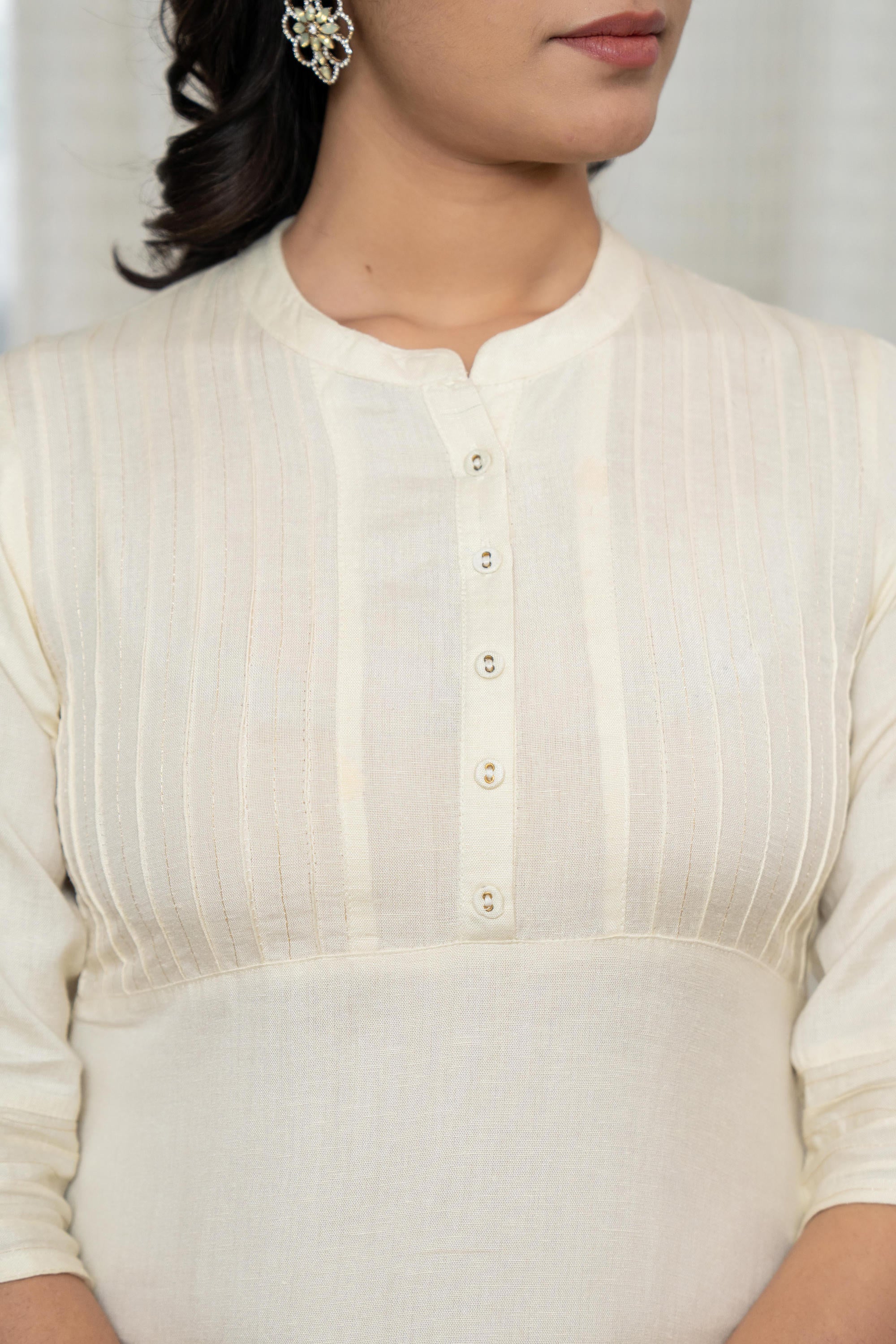 Rayon Knee-Length Straight Fit Kurta with Mandarin Collar & Three-Quar
