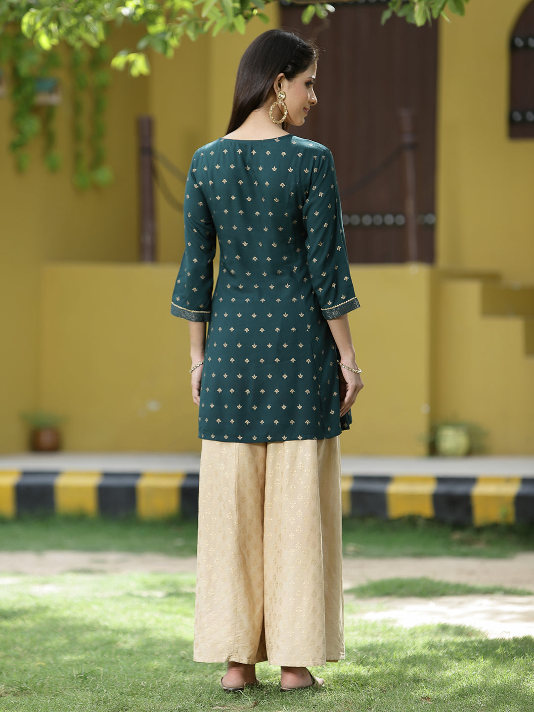 Green Ethnic Motif Printed Liva Rayon TunicWith Doris & Lace | DesiQlo