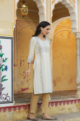 Women's Off-White Rayon Printed Straight Kurta