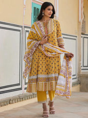Women'S Mustard Cotton Voile Floral Printed Kurta With Cambric Straight Pant And Voile Duptta