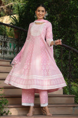 Women's Pink Cambric Nazneen Chiffon Dupatta Printed Flared Kurta Sets