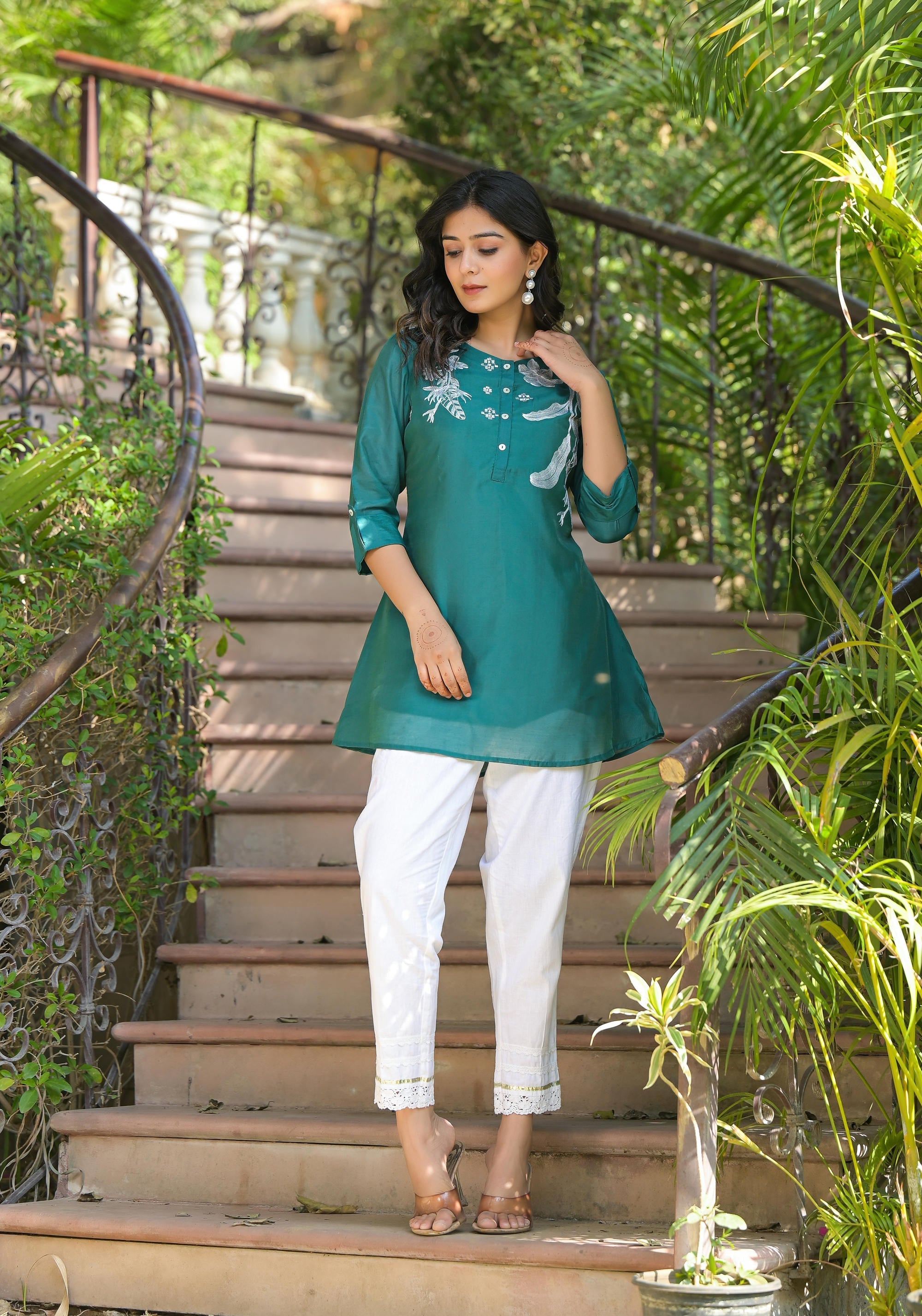 Green Solid Chanderi Tunic With Thread Work & Buttons | DesiQlo