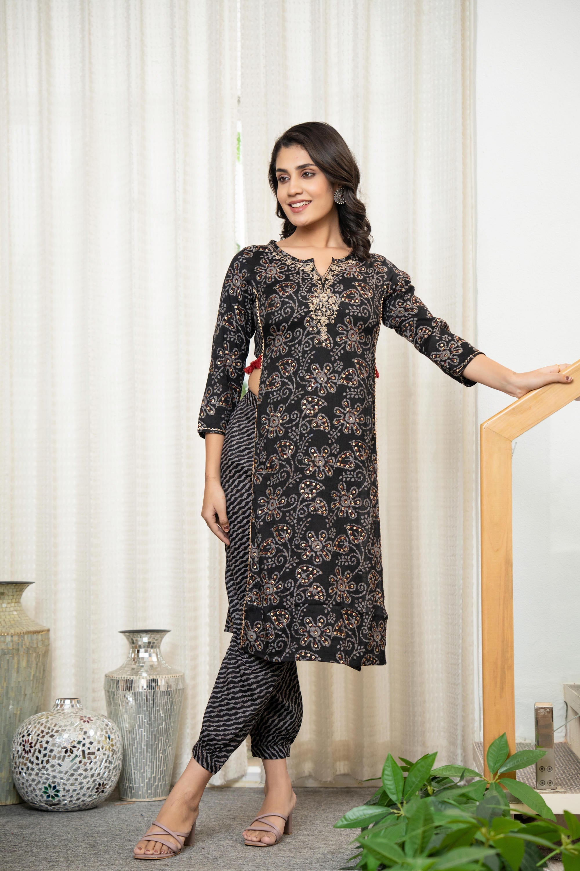 Black Floral Printed Liva Rayon Kurta With Afghani Pants | DesiQlo