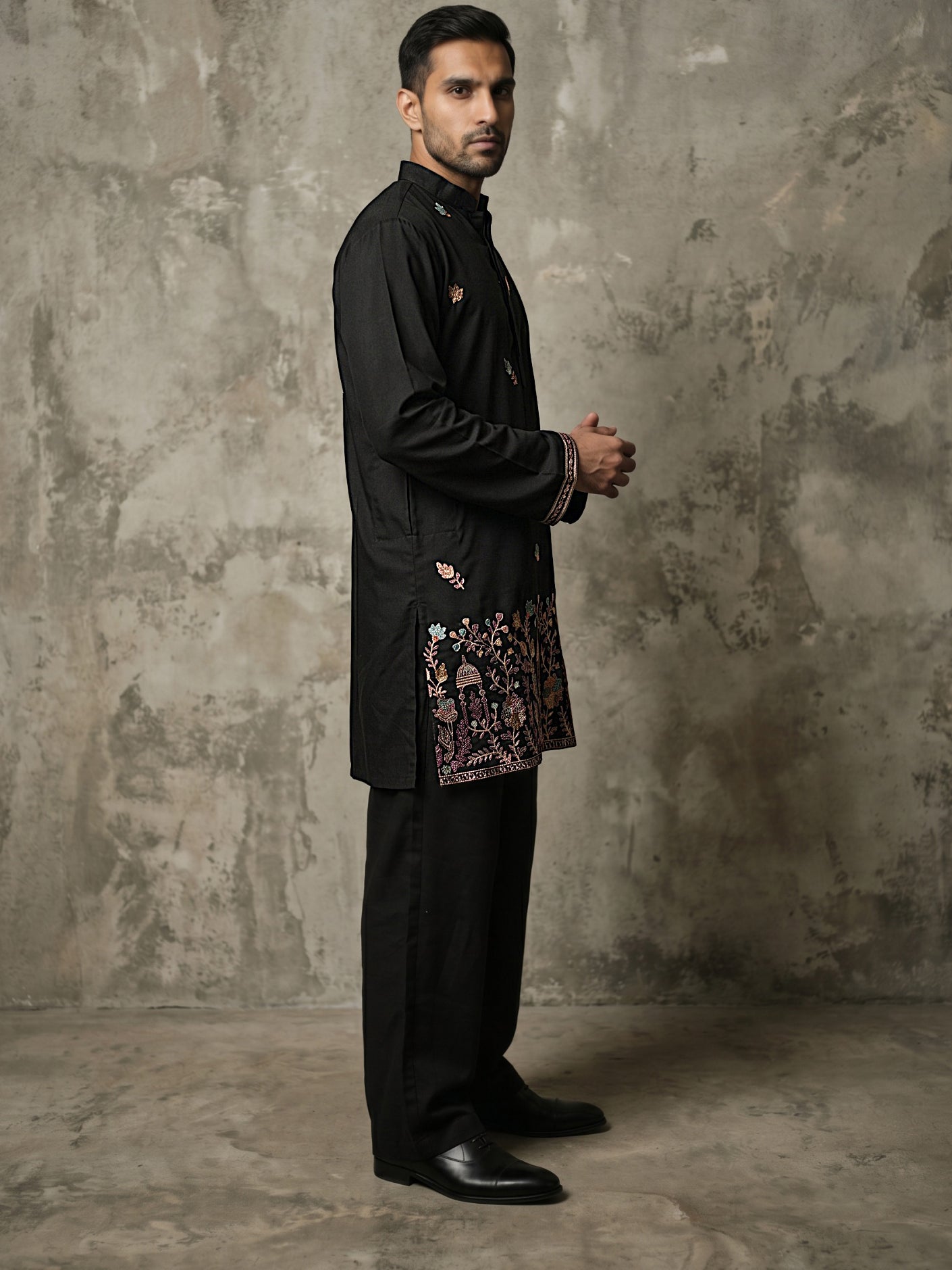 DesiQlo Men Embroidered Kurta Pyjama Set - Black - 65KP_PJ11B_5596Blac