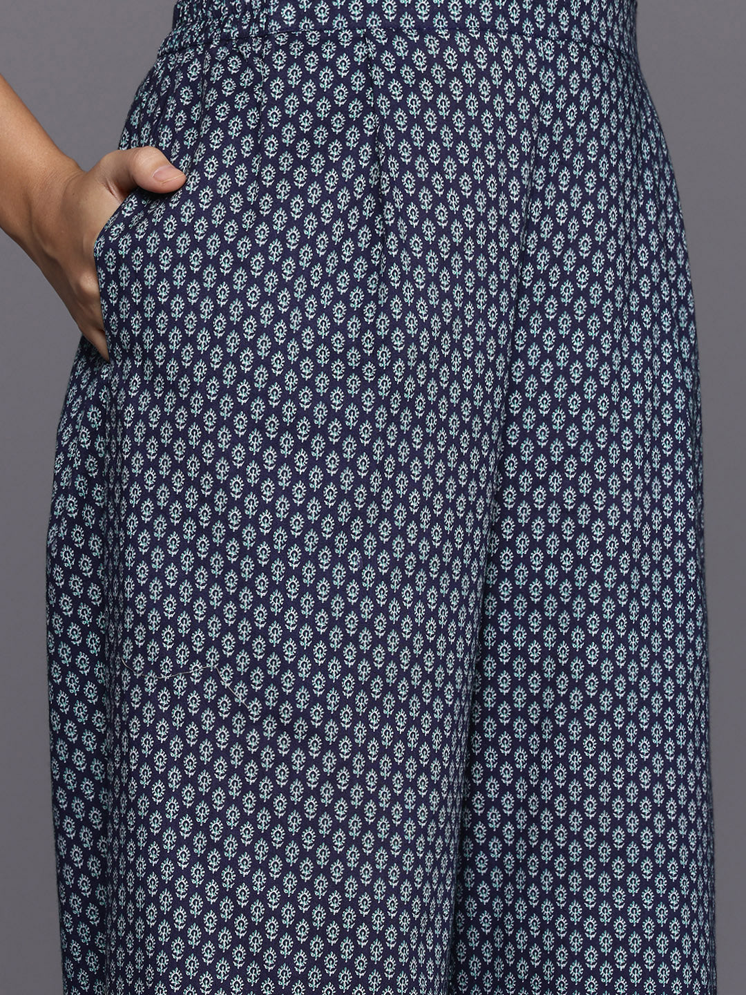 Printed Kurta Set: Elegant Women's Indian Kurta Designs