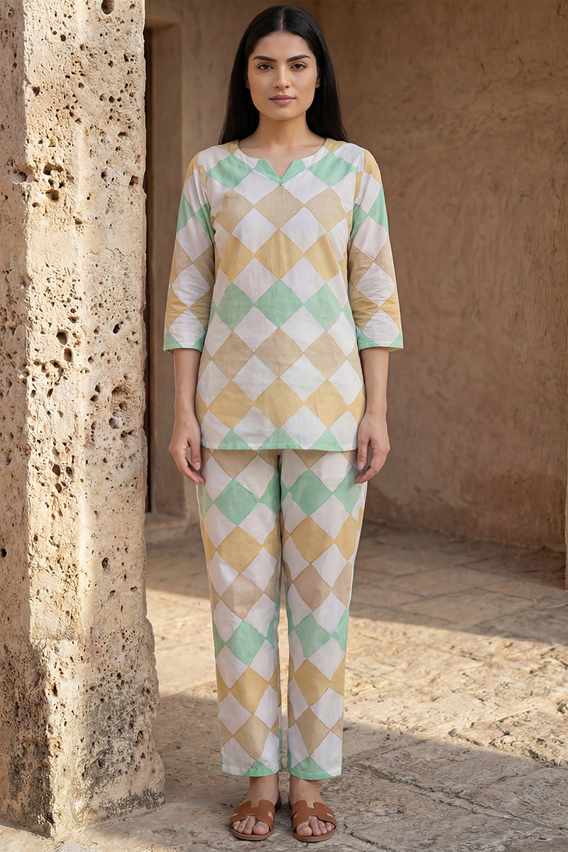 Multi Colour Pure Cotton Geometric Print Night Suit VNWK1026 | DesiQlo