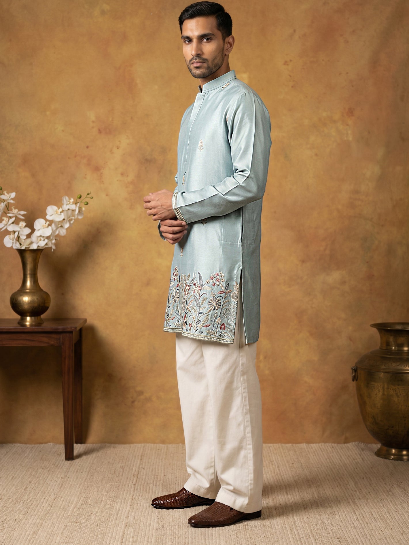 DesiQlo Men Embroidered Kurta Pyjama Set - Blue
