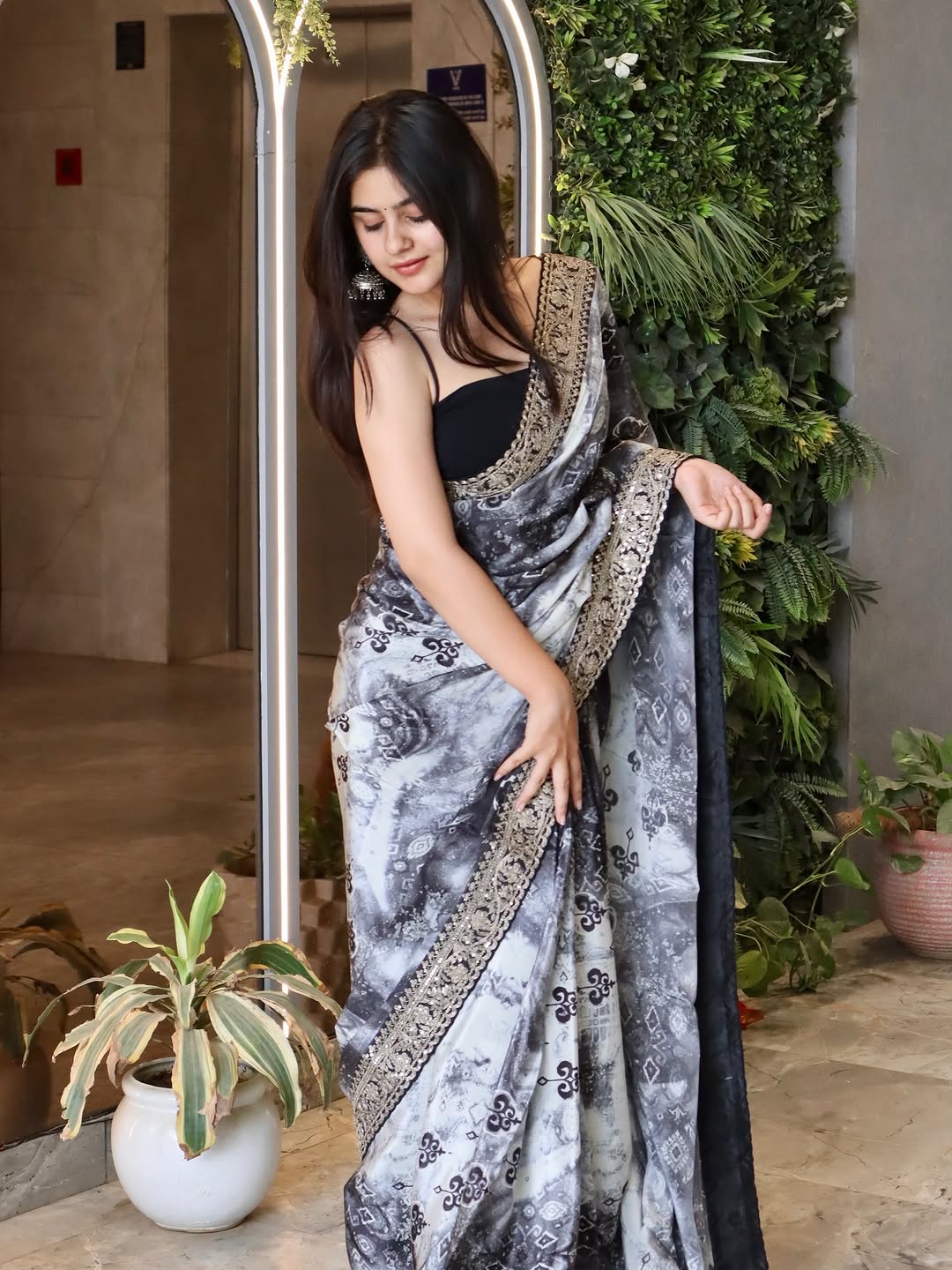 Georgette Saree for Women - Grey | MLWSHSA8976GRY | DesiQlo