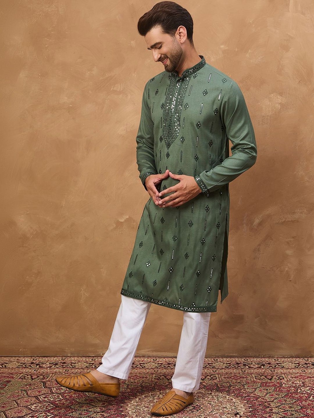 Ethnic Bay Men Green Silk Blend Geometric Embroidered Straight Kurta With Pant Set-MKSET1517
