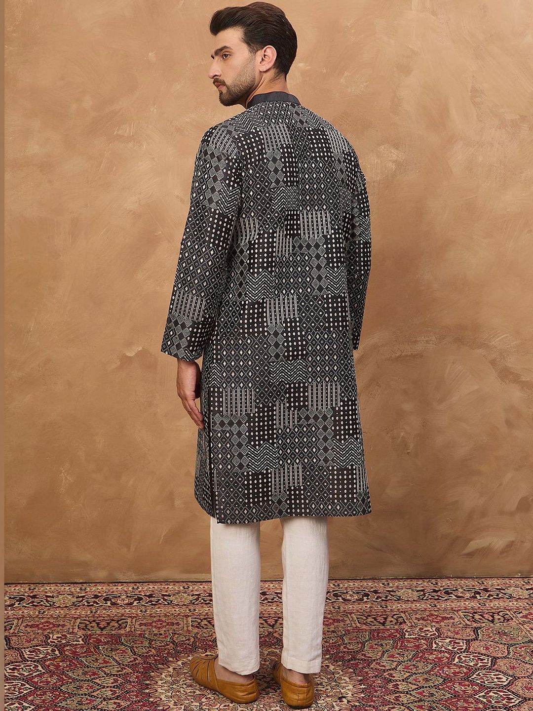 Ethnic Bay Men Black Silk Blend Geometric Printed Straight Kurta With Pant Set-MKSET1528