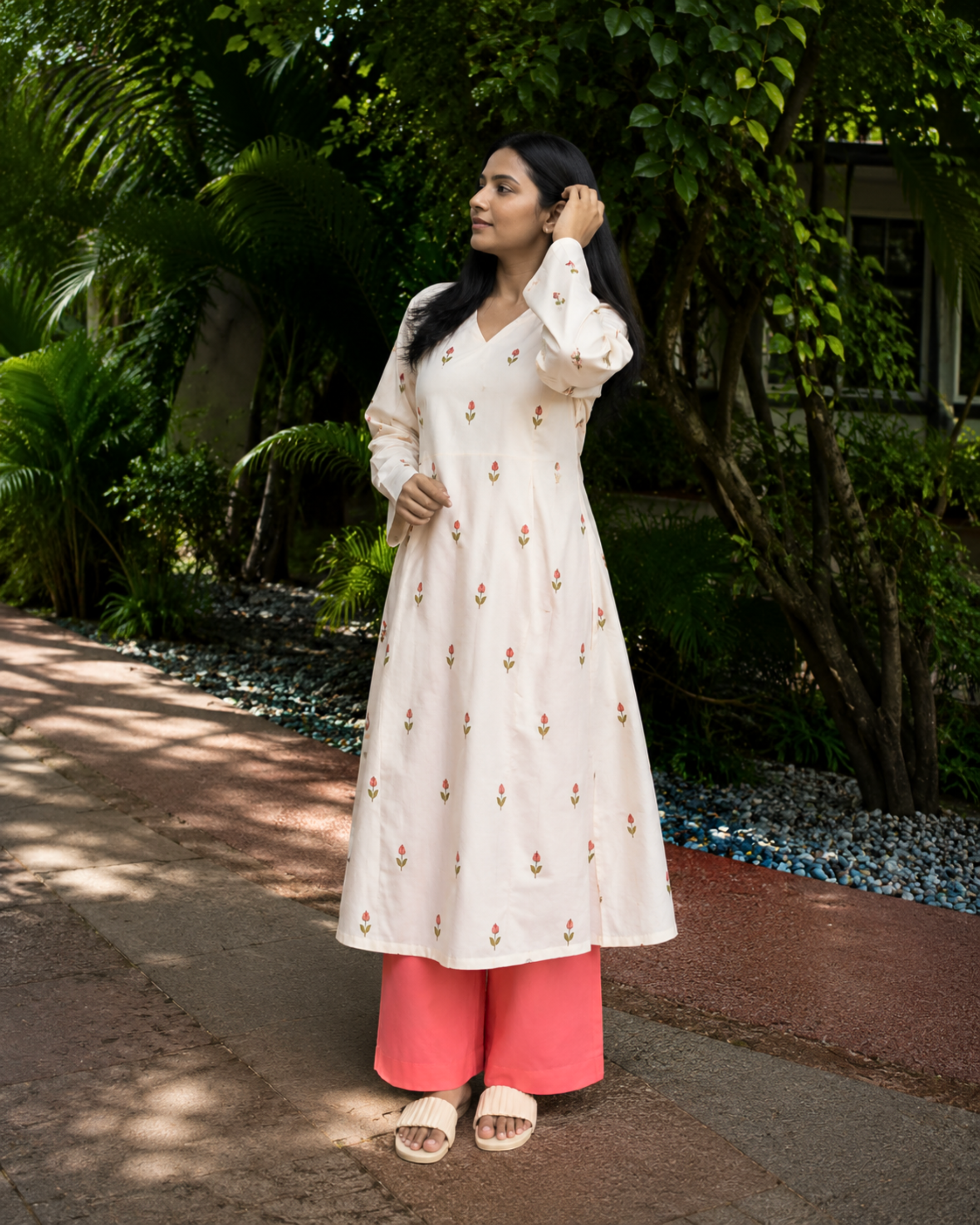 Women Floral Printed Kurta & Coral Palazzo Set (KPCREAMHEAT) | DesiQlo