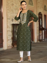 Women Green Chinnon Printed Kurta