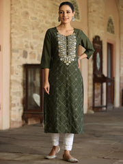 Women Green Chinnon Printed Kurta