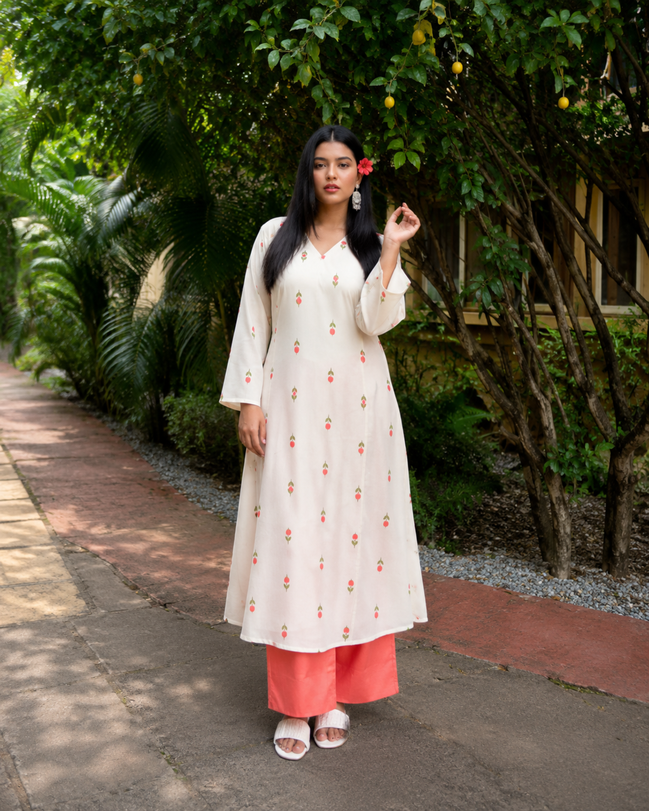 Women Floral Printed Kurta & Coral Palazzo Set (KPCREAMHEAT) | DesiQlo