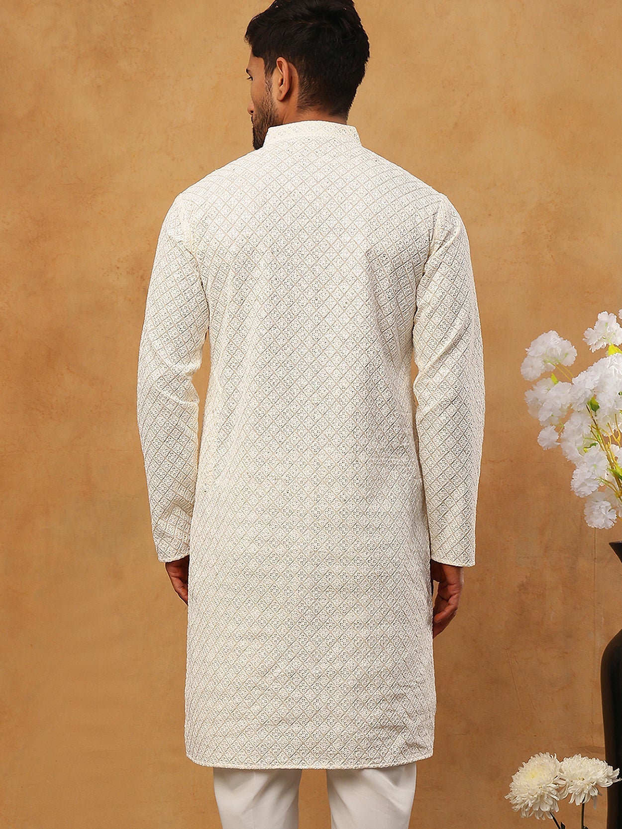 DesiQlo Men Geometric Kurta Only - White