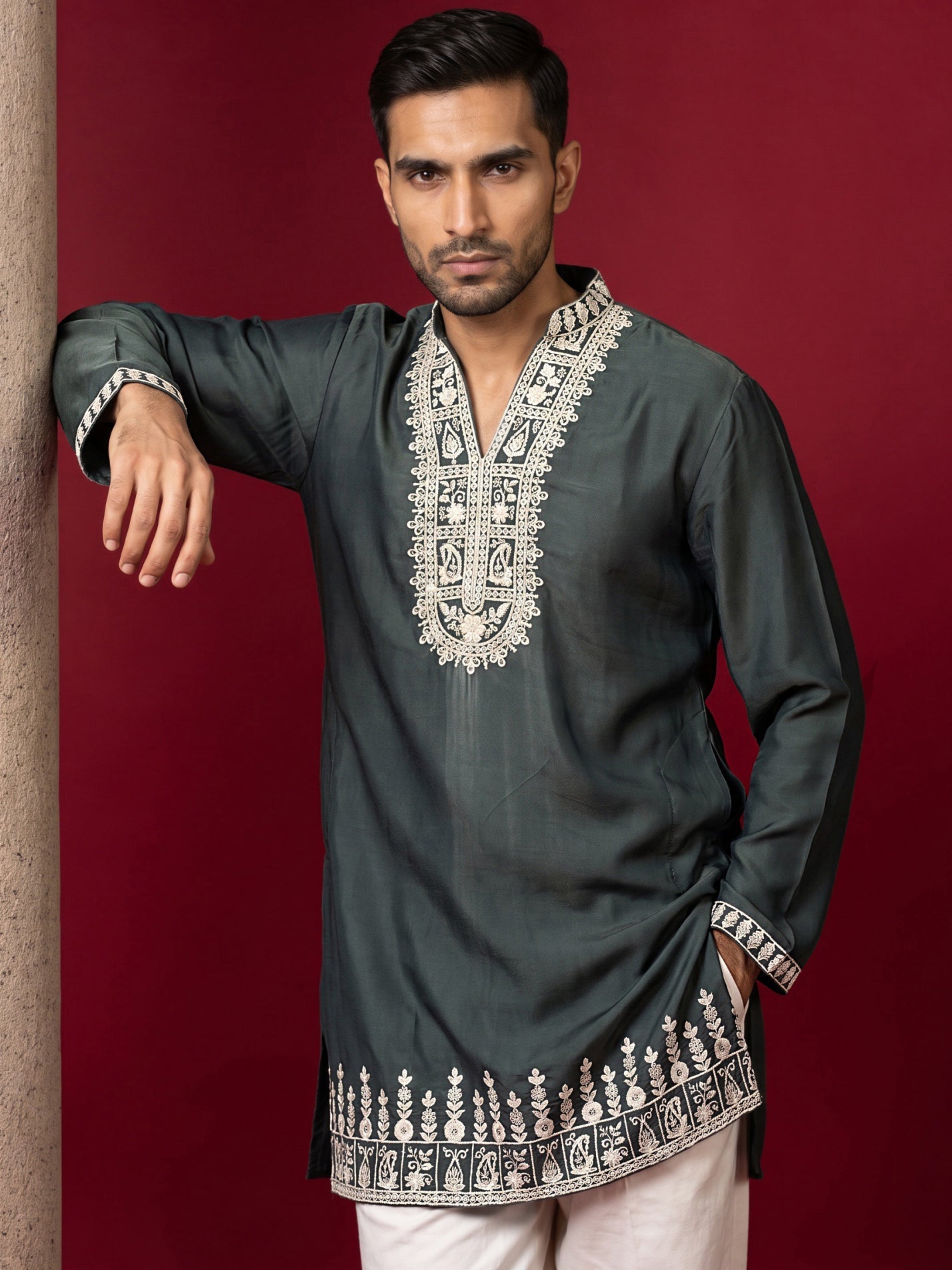 DesiQlo Men Embroidered Kurta Only - Green