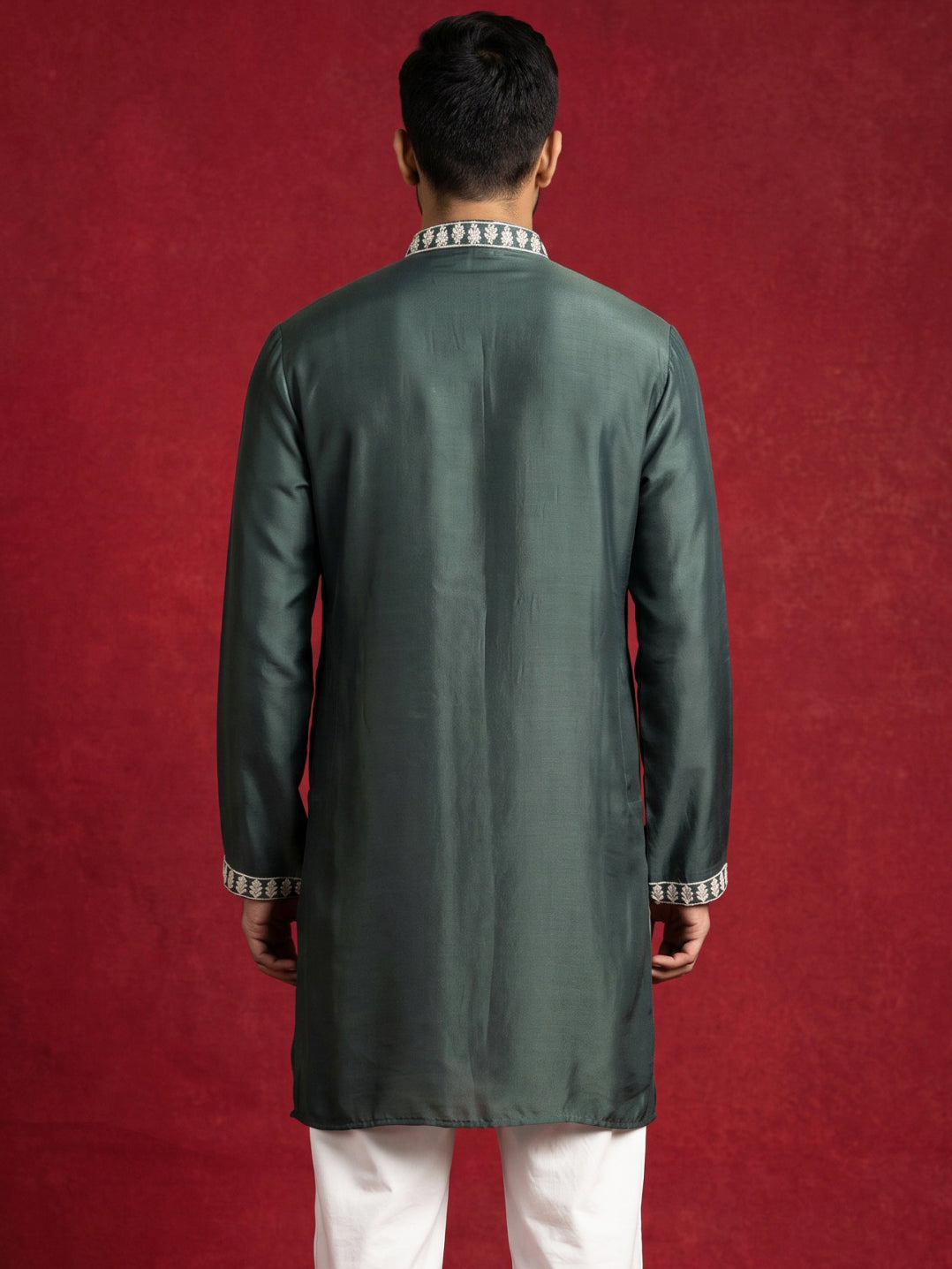 DesiQlo Men Embroidered Kurta Only - Green