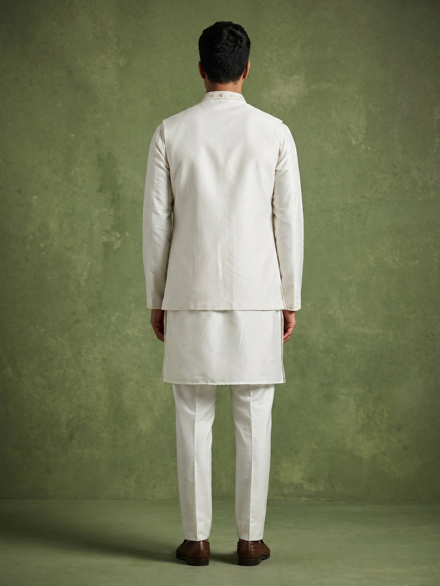 DesiQlo Men Embroidered Nehru Jacket and Kurta Pyjama S - 65KPWCS_5559