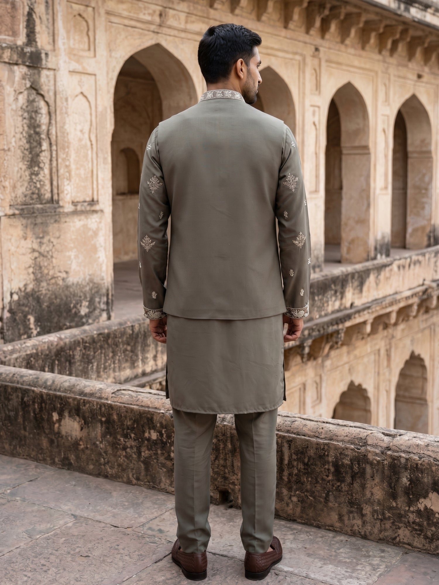 DesiQlo Men Embroidered Nehru Jacket and Kurta Pyjama S - 65 3brown