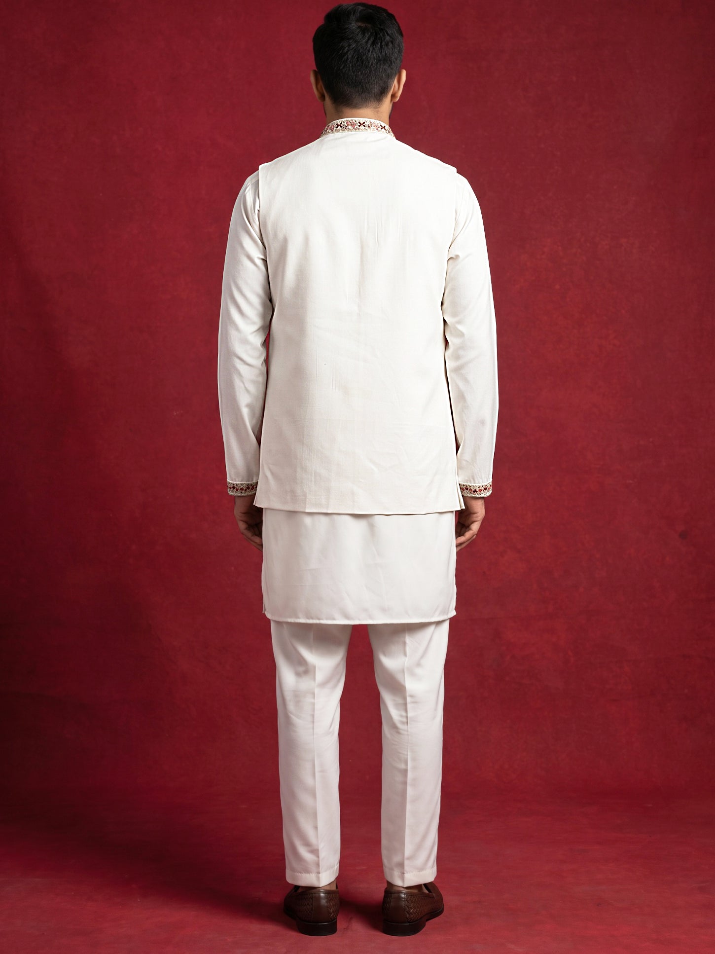 DesiQlo Men Embroidered Nehru Jacket and Kurta Pyjama S - 65 8white
