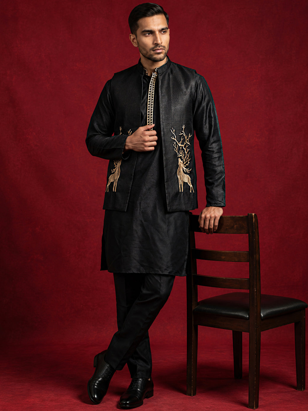 DesiQlo Men Embroidered Nehru Jacket and Kurta Pyjama S - 65 1black