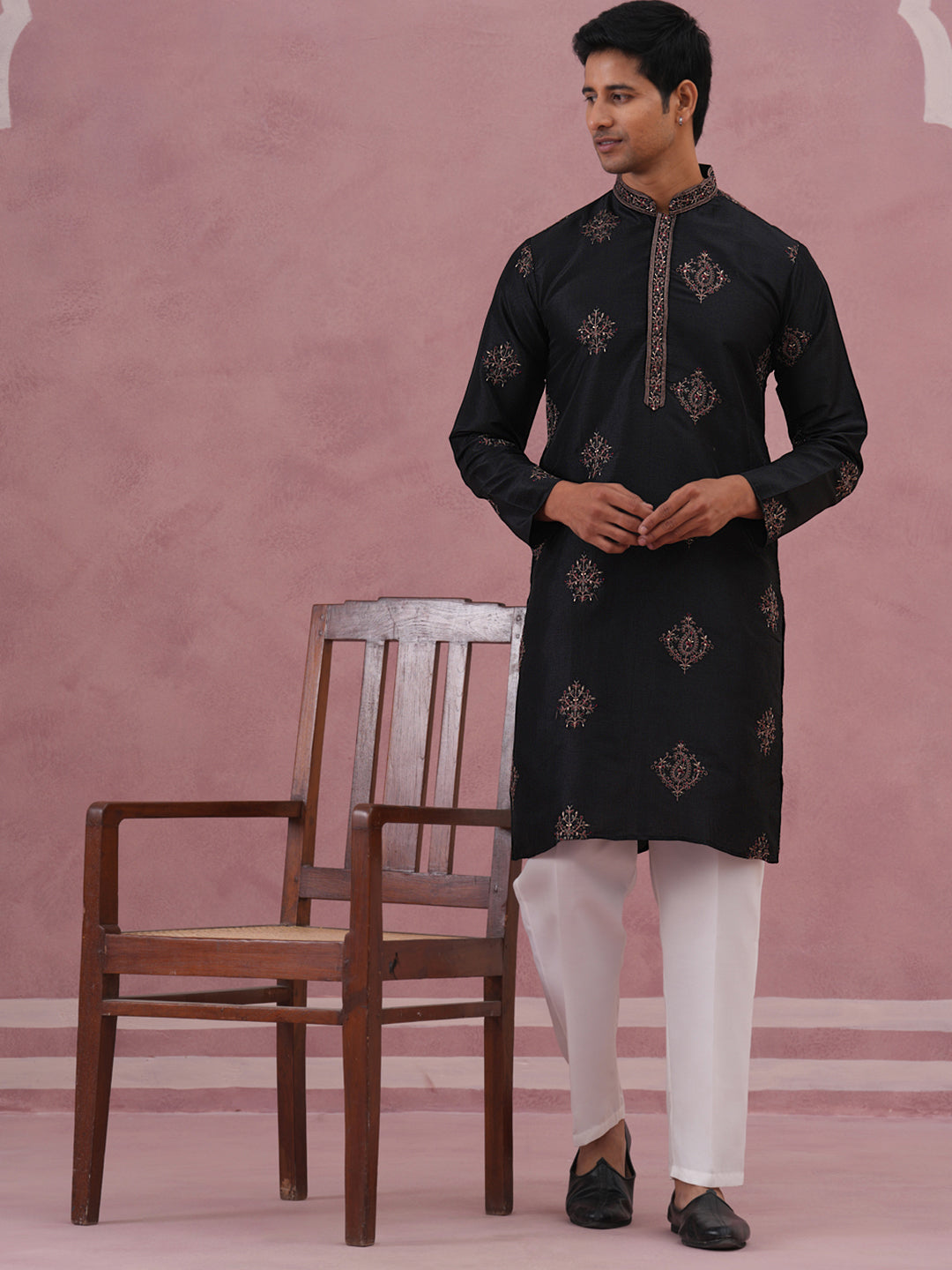 DesiQlo Men Embroidered Kurta Pyjama Set - Black - 65KP_P_5337Black_S