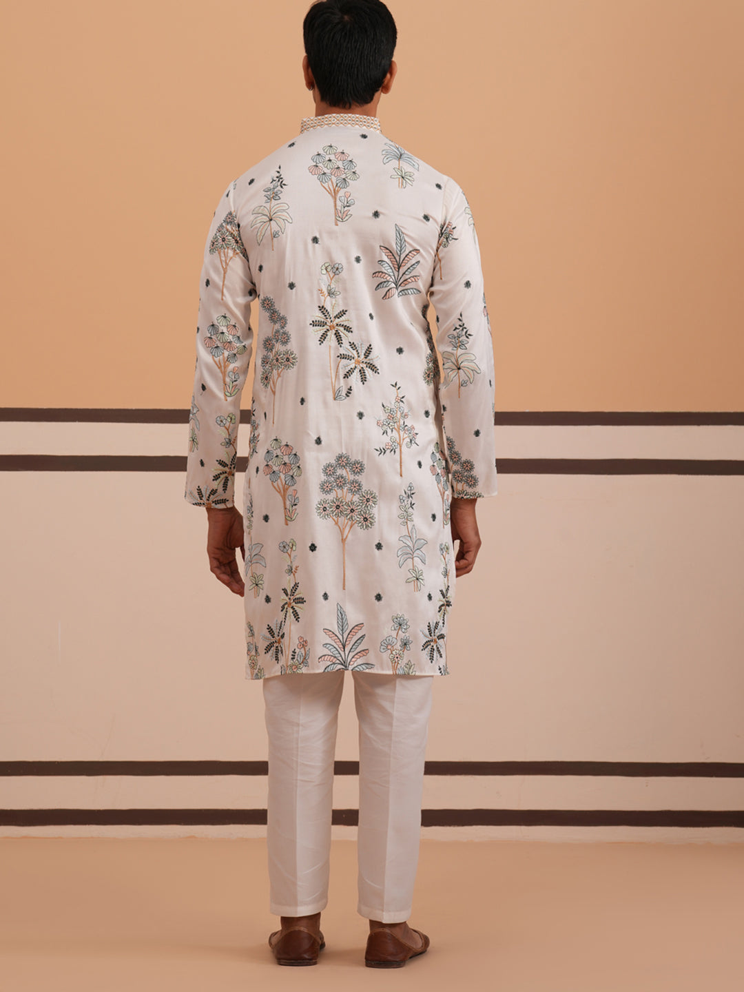 DesiQlo Men Embroidered Kurta Pyjama Set - White - 65KP_P_5344White_S