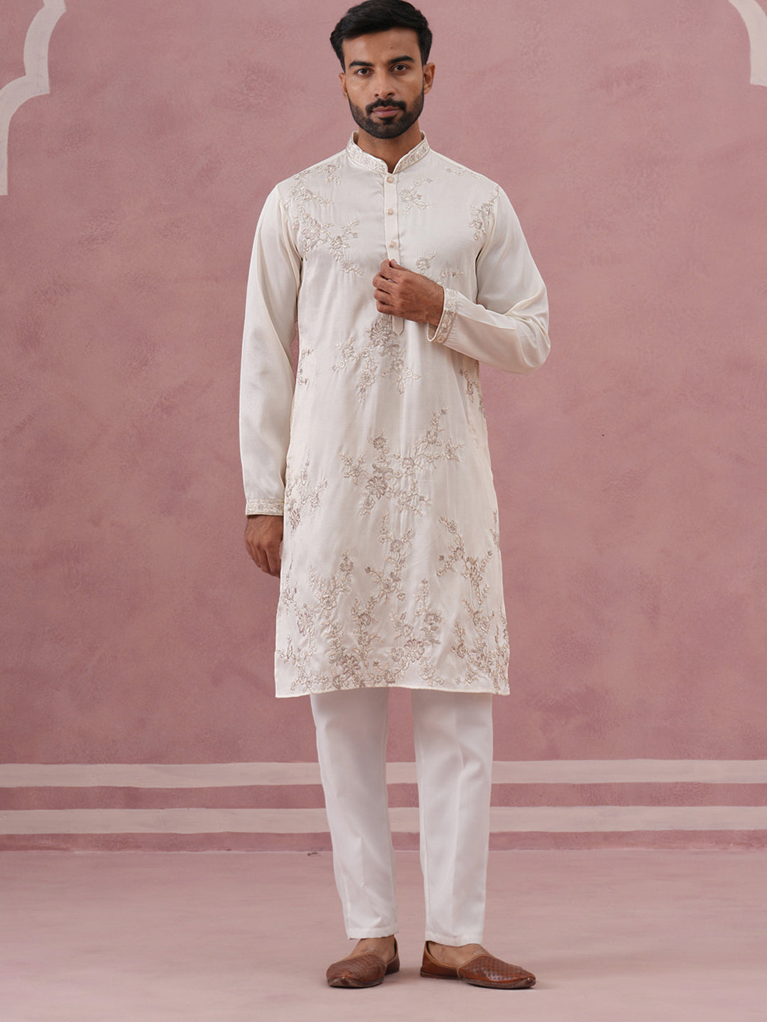 DesiQlo Men Embroidered Kurta Pyjama Set - White - 65KP_P_5391White_S