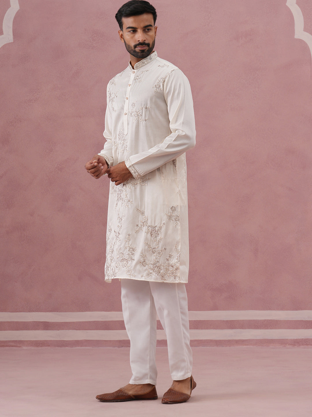 DesiQlo Men Embroidered Kurta Pyjama Set - White - 65KP_P_5391White_S