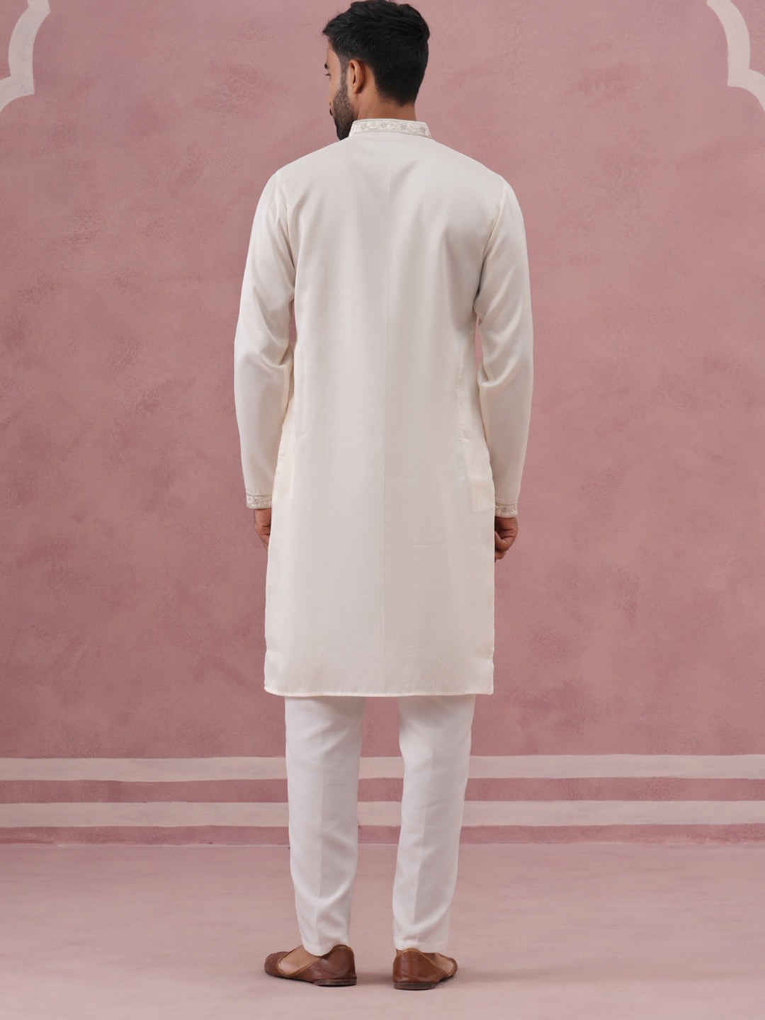 DesiQlo Men Embroidered Kurta Pyjama Set - White - 65KP_P_5391White_S