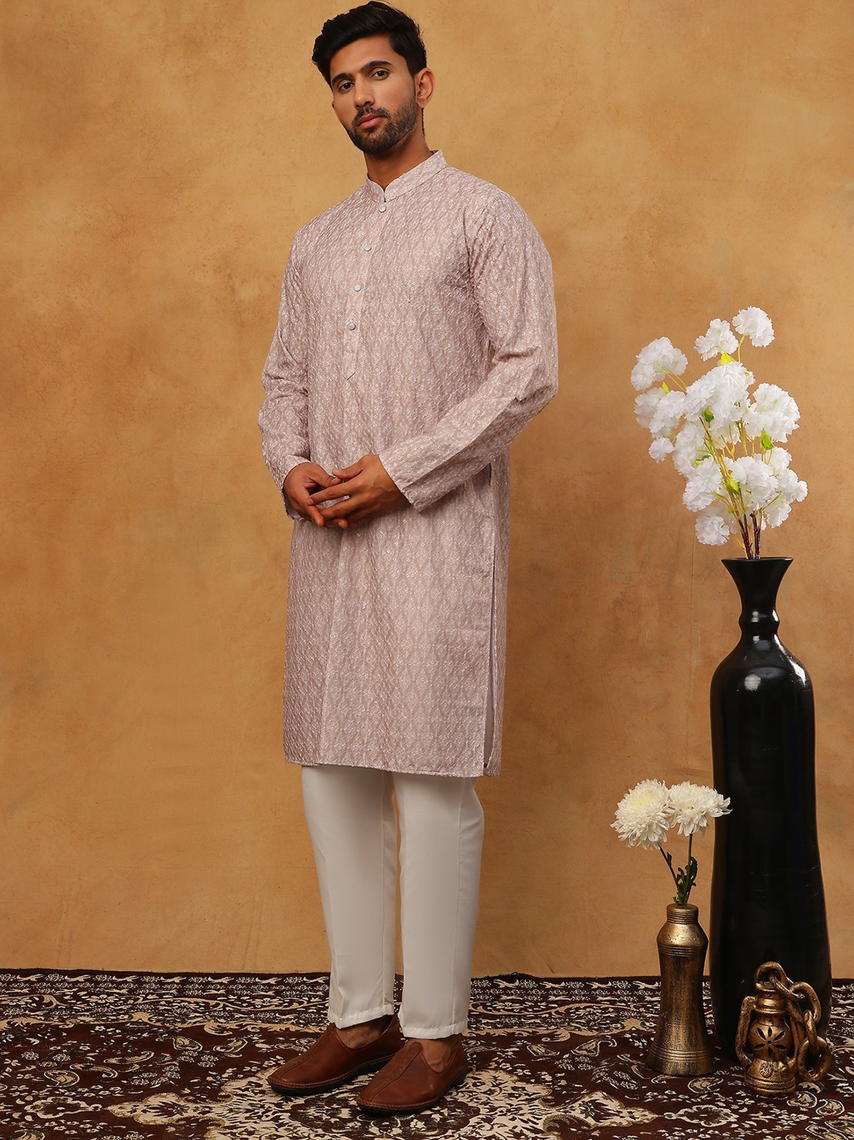 DesiQlo Men Floral Kurta Pyjama Set - Beige