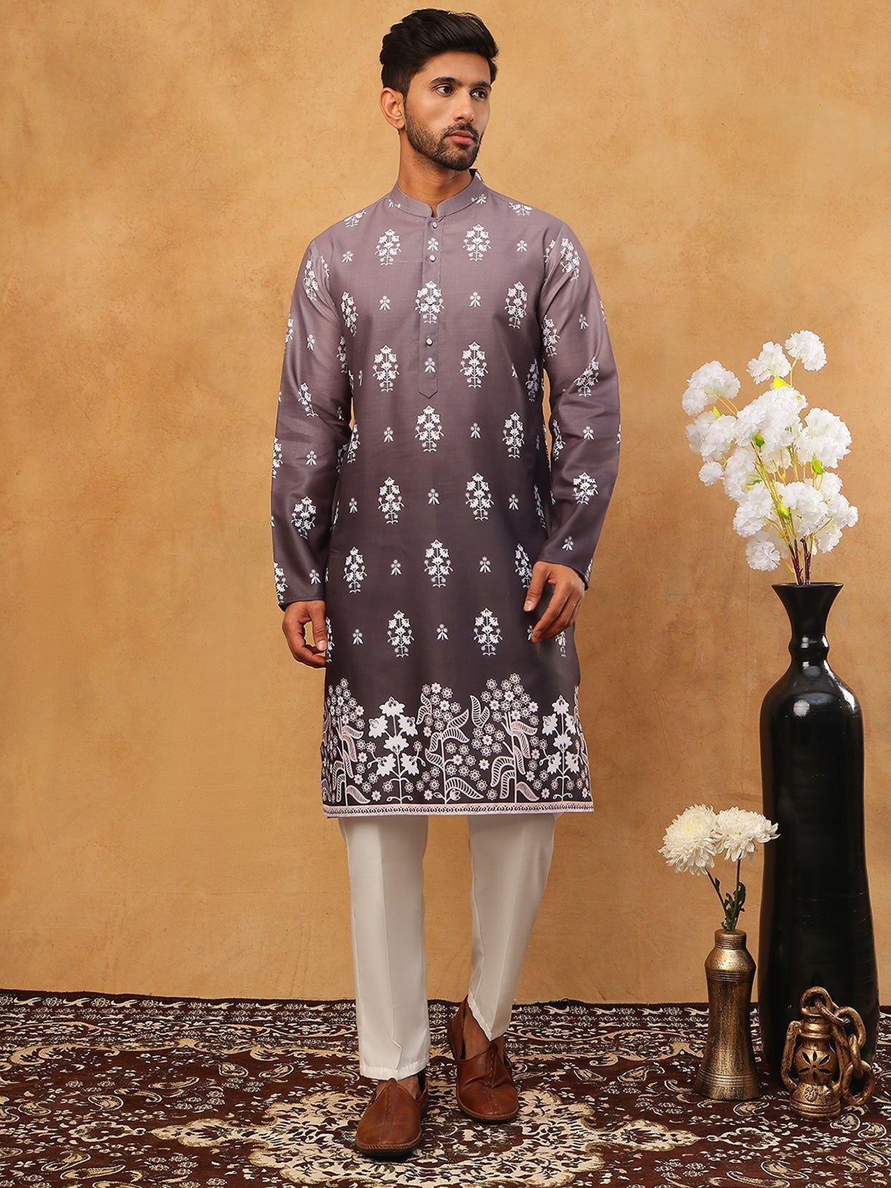 DesiQlo Men Floral Kurta Pyjama Set - Grey