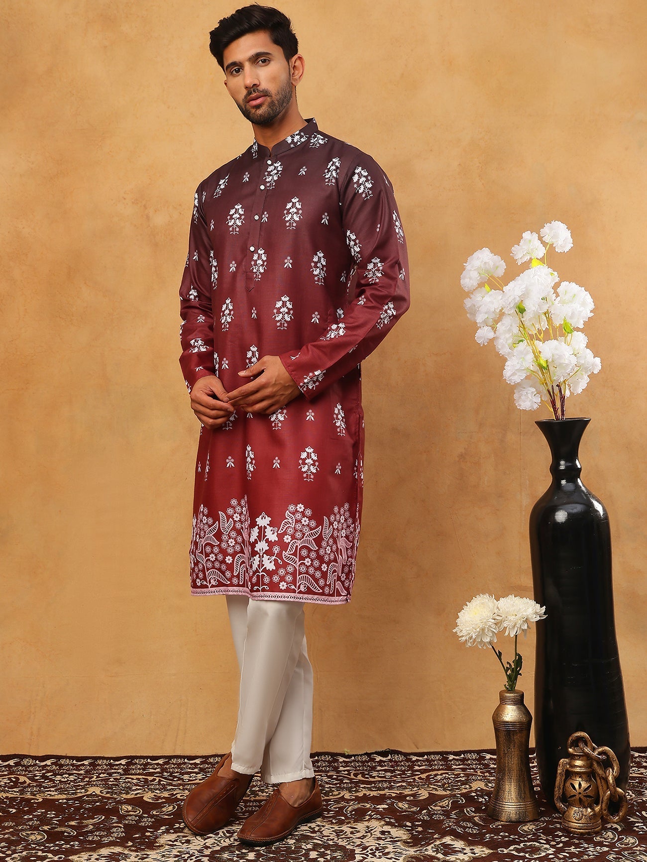 DesiQlo Men Floral Kurta Pyjama Set - Maroon