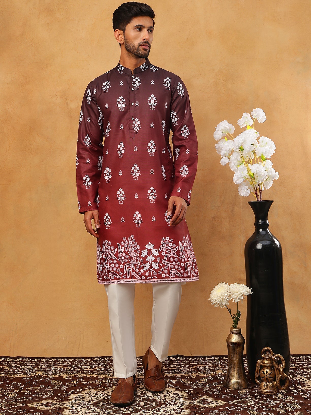 DesiQlo Men Floral Kurta Pyjama Set - Maroon