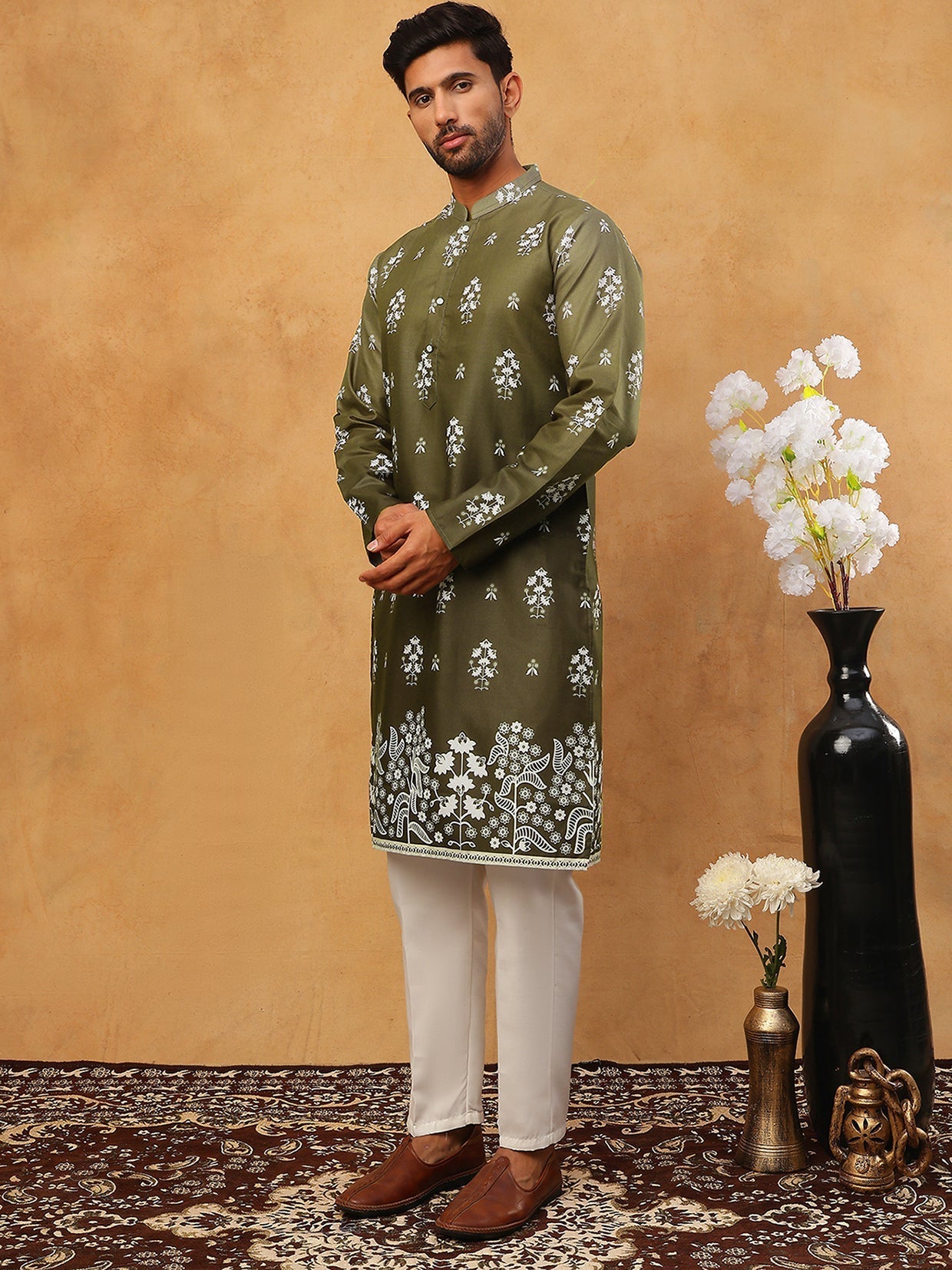 DesiQlo Men Floral Kurta Pyjama Set - Green