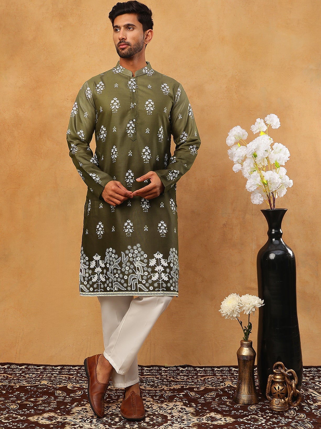 DesiQlo Men Floral Kurta Pyjama Set - Green