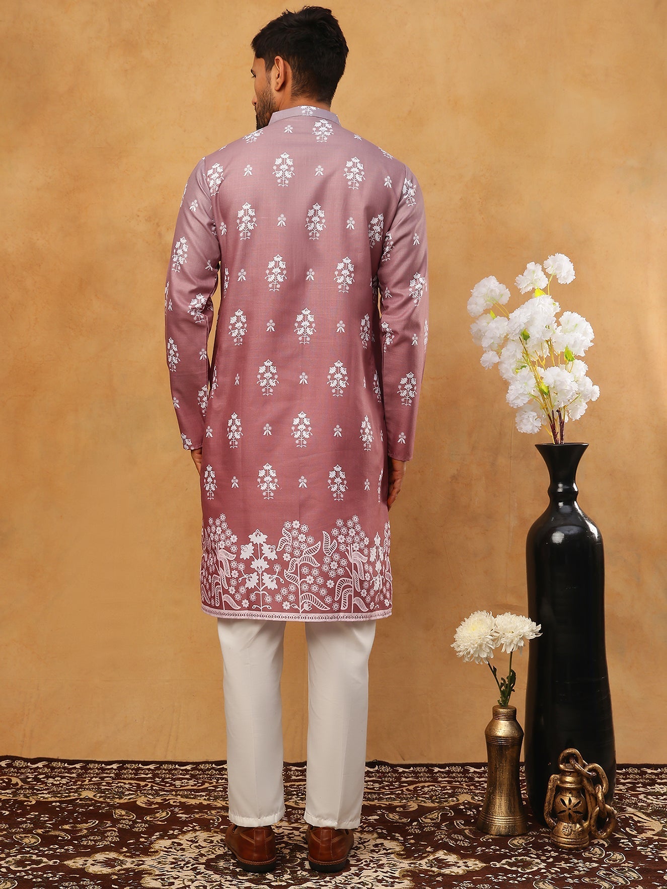 DesiQlo Men Floral Kurta Pyjama Set - Pink