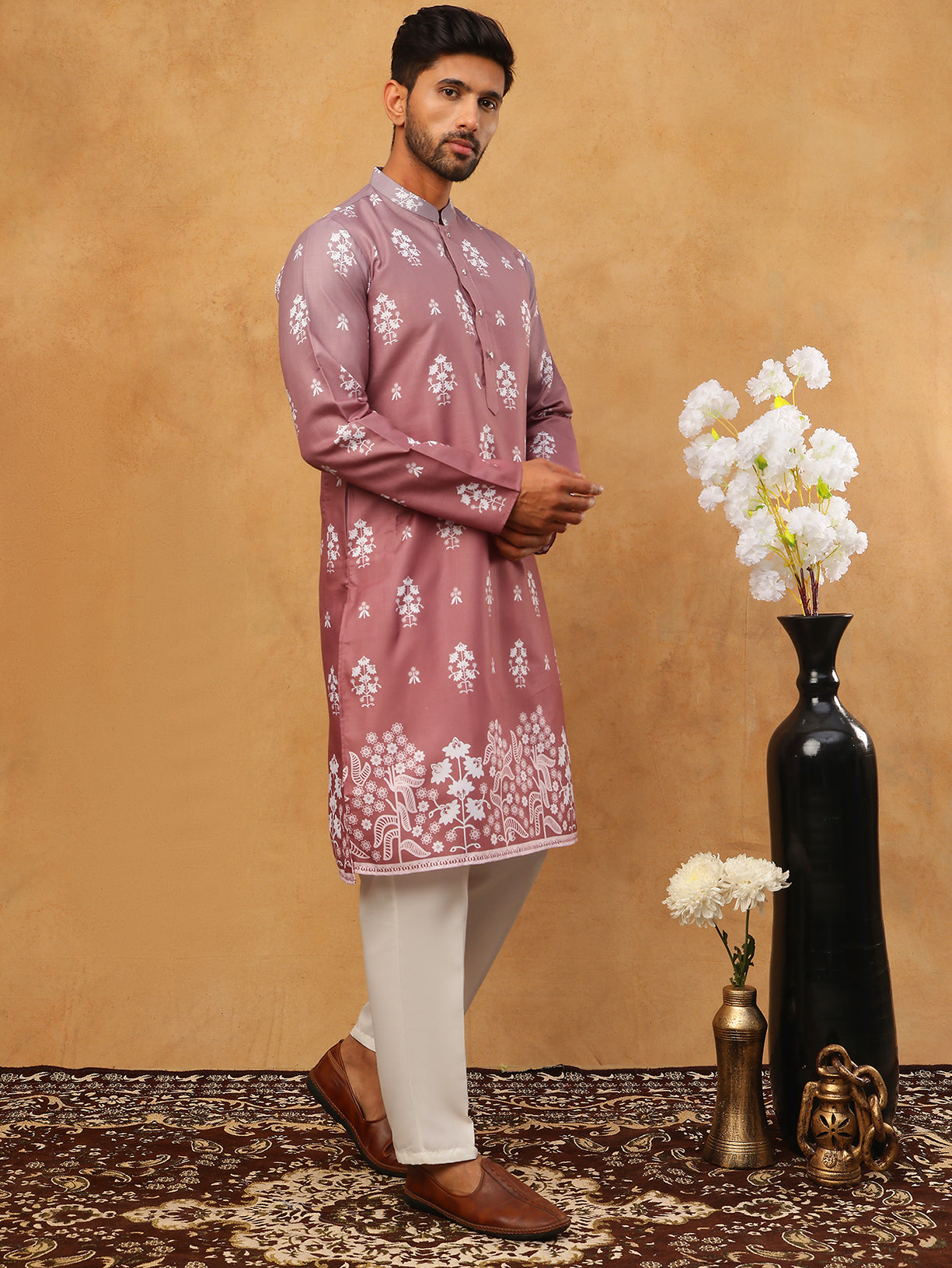 DesiQlo Men Floral Kurta Pyjama Set - Pink