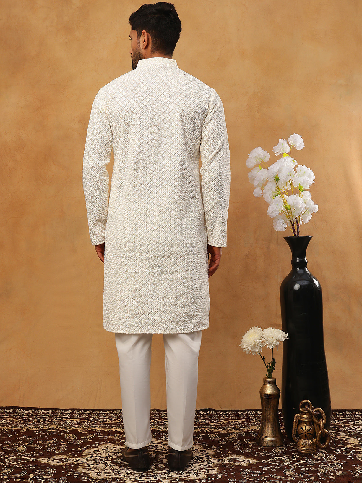 DesiQlo Men Geometric Kurta Pyjama Set - White