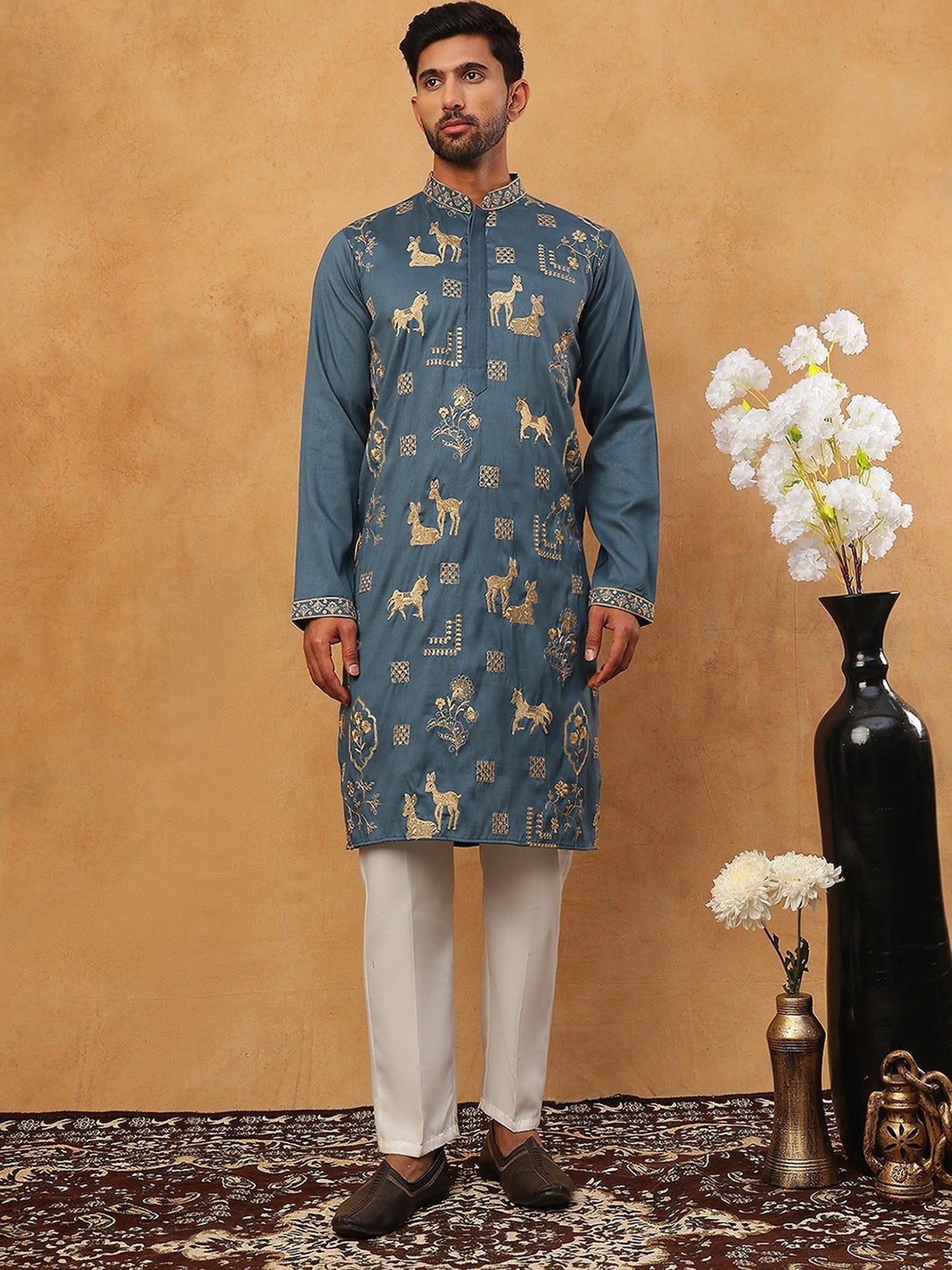 DesiQlo Men Animal Kurta Pyjama Set - Green