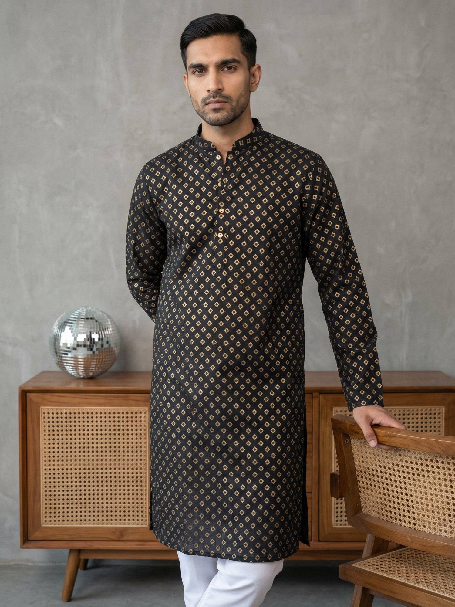 DesiQlo Men Printed Kurta Pyjama Set - Black - 65KP_P_5421Black_S