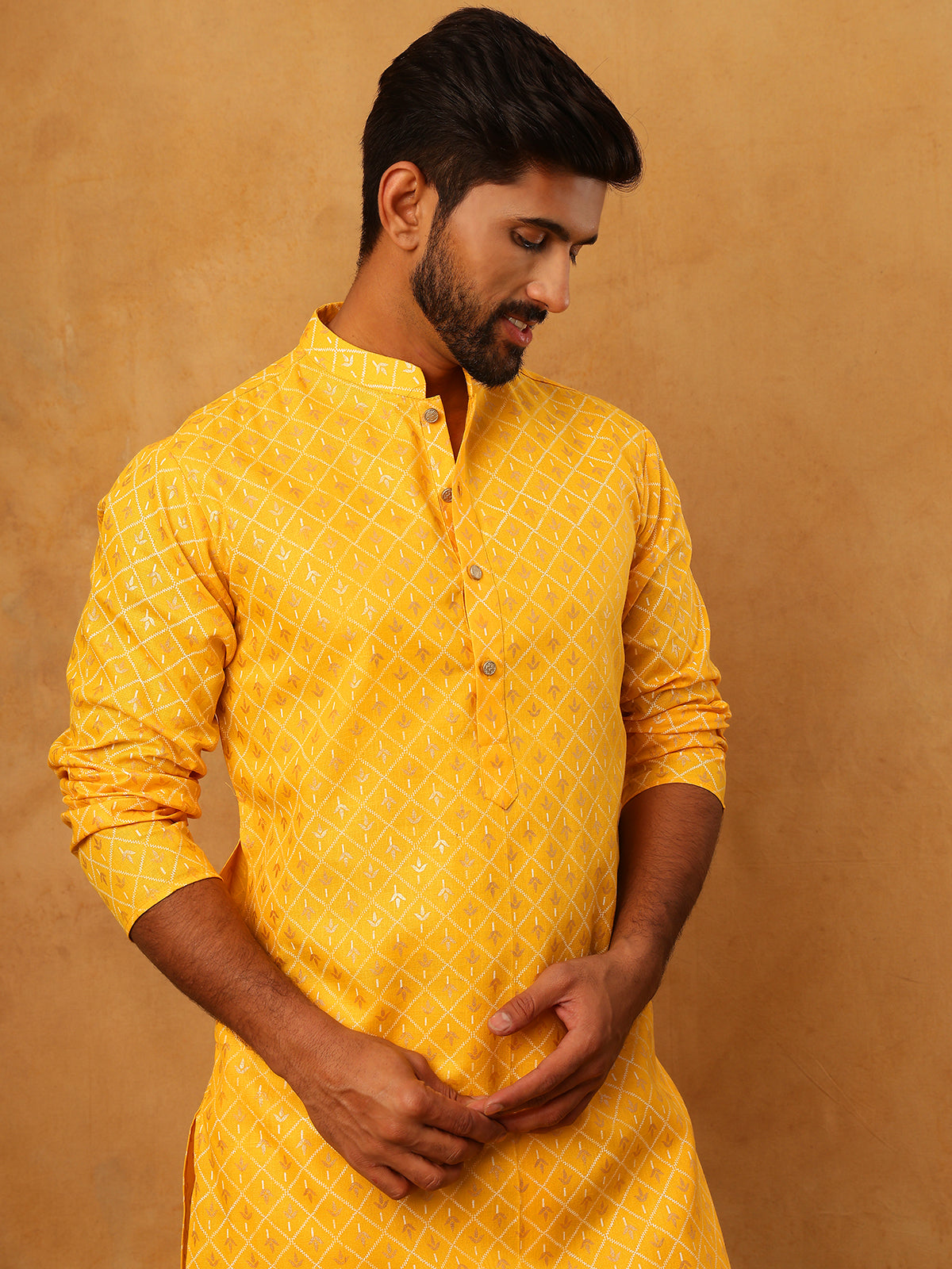DesiQlo Men Floral Kurta Pyjama Set - Yellow