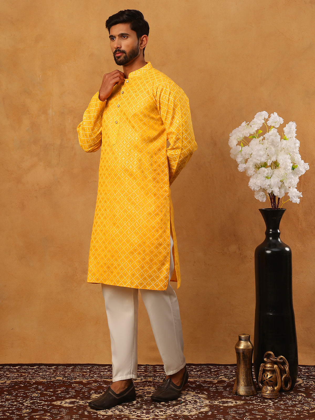 DesiQlo Men Floral Kurta Pyjama Set - Yellow