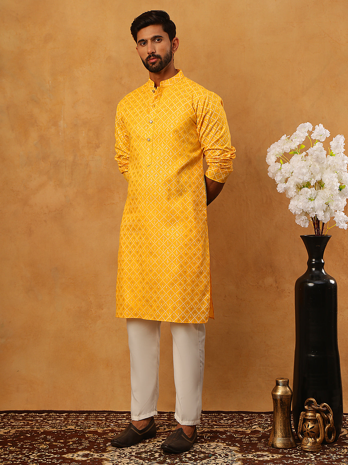 DesiQlo Men Floral Kurta Pyjama Set - Yellow