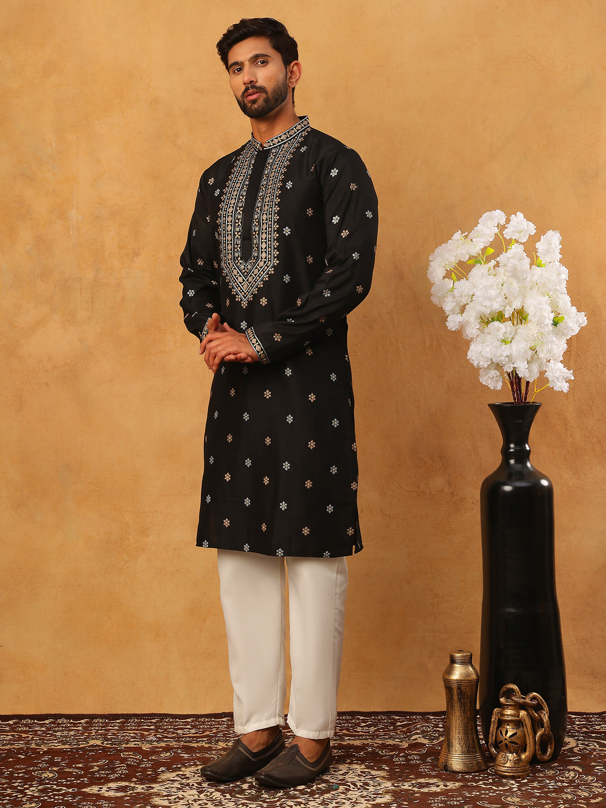DesiQlo Men Geometric Kurta Pyjama Set - Black