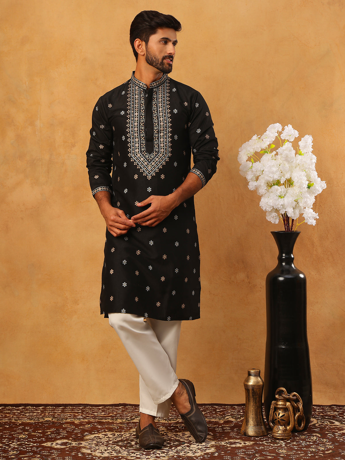 DesiQlo Men Geometric Kurta Pyjama Set - Black